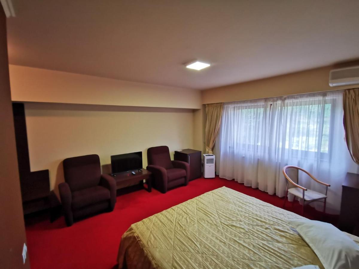 Hotel Severus Zalău Buitenkant foto