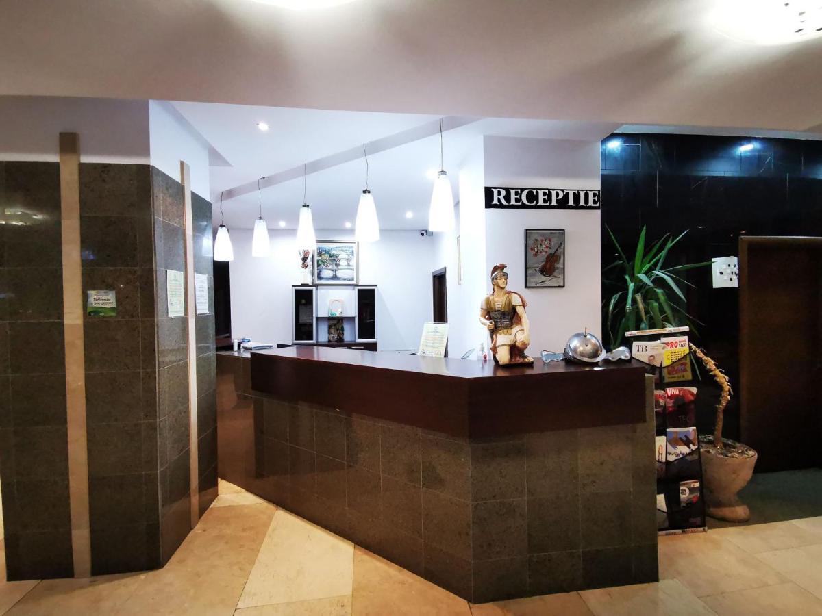 Hotel Severus Zalău Buitenkant foto