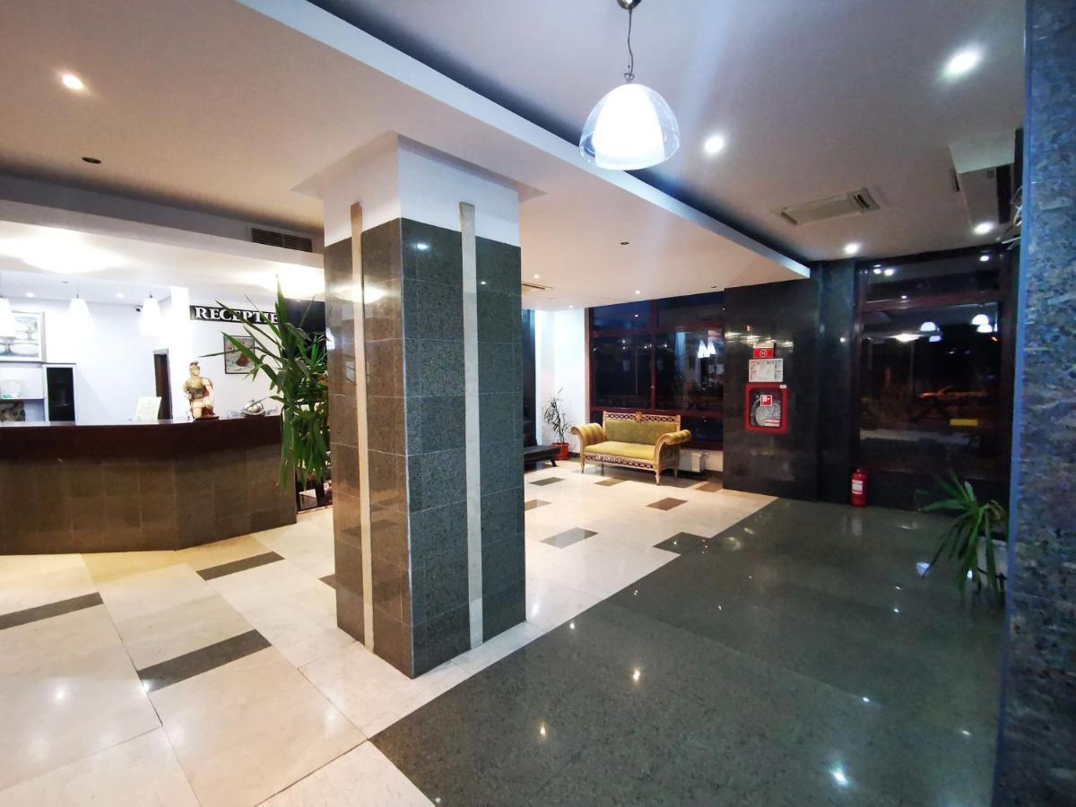 Hotel Severus Zalău Buitenkant foto