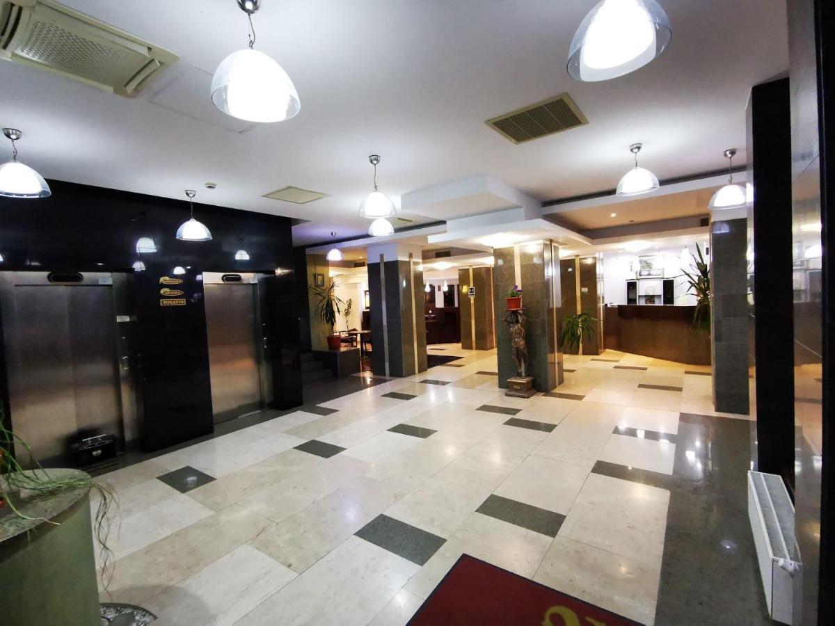 Hotel Severus Zalău Buitenkant foto