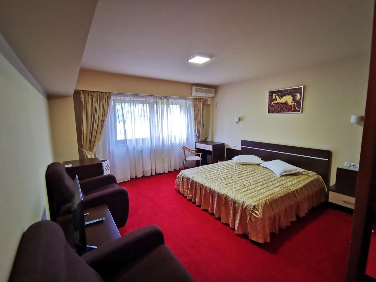 Hotel Severus Zalău Buitenkant foto