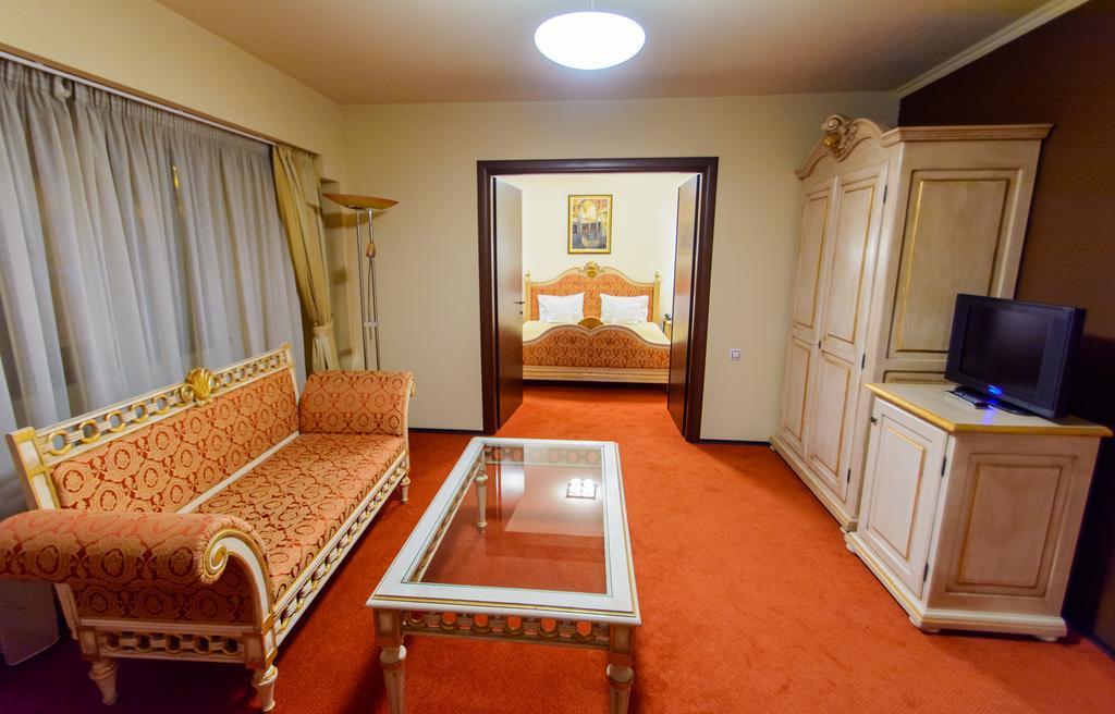 Hotel Severus Zalău Buitenkant foto